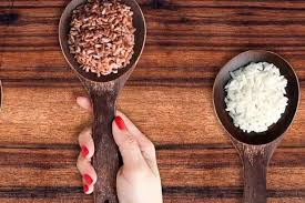 Meski begitu, umbi kentang memiliki jumlah kalori yang lebih sedikit daripada nasi putih. Perhatikan Manfaat Nasi Merah Dan Nasi Putih Anda Pilih Mana