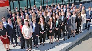 Germany swift codes has been assisting you in finding the reliable bank and branch where capital is sent to via bank wire transfer. Santander 76 Neue Azubis Starten Ihre Berufskarriere