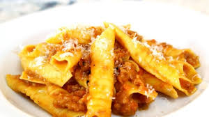 Ragu Alla Bolognese La Ricetta Originale Wine Dharma Ricette Sugo Alla Bolognese Idee Alimentari