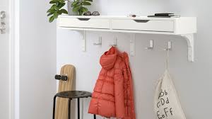 Ikea fjaellbo etagere murale noir de style rustique cette etagere en metal et en bois massif est parfaite pour ranger ou exposer vos objets. Tablettes Murales Ikea