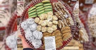Curb your crumbly cravings with a classic sugar cookie covered in sparkly, green sprinkles, or dunk a molasses cookie loaded with smooth icing into your coffee or eggnog. Costco Is Selling This Huge Cookie Tray For Only 18 99 Taste Of Home