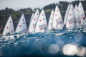 The laser radial is a variant of the laser standard, with shorter mast and reduced sail area, allowing light sailors to sail in heavy winds. Laser Radial Women S And Men S World Championships 2017 Secretsailing Laser Lasersailing Regatta Race Competition Sail Sailing Photography Sailing Laser