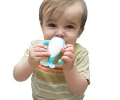 Smily Mia lettere Nora Narwhal Teether