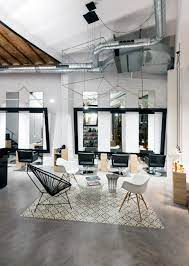 Deco Epuree Et Tellement Retro Ambiance Un Peu Loft Avec Images Deco Salon Design Salon Salon De Coiffure