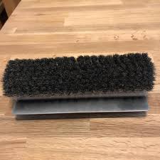 Feuchtes reinigen, chemische reinigungen oder ein „shampoonieren des teppichs ist nur geschuldet, wenn es so im mietvertrag vereinbart wurde. Rosshaar Schrubber Mit Abstreifkante Perfekt Teppiche Reinigen