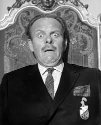 A question for those of you that collect and display gloss figures