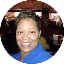 Lynne Collier's Instagram, Twitter & Facebook