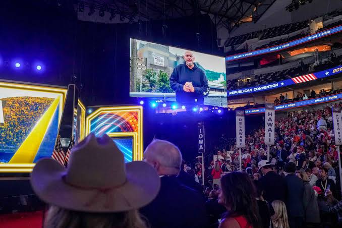 Sen. John Fetterman makes a surprise cameo praising Republicans at the GOP convention