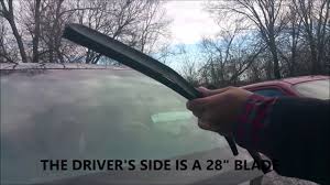 The manual doesn't say and the books in auto stores don't say as well which i found odd. Best Toyota 2011 Toyota Sienna Wiper Blade Size
