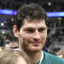.sieht ja tatsächlich aus wie iker casillas. Look Alikes 2013