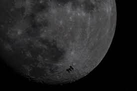 Google earth 6 aduce îmbunătăţiri pentru o experienţă mai realistă la navigarea celebrelor hărţi prin satelit, îmbogăţite acum cu numeroase elemente 3d, dar şi noi moduri de vizualizare. Melihat Satelit Buatan Di Langit Malam Info Astronomy