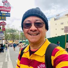 Welcome to the Lauterbrunnen Valley, also known as the Valley of the 72  waterfalls! 🇨🇭 When Goethe came here in 1779, he was so fascinated by the  Staubbach Falls that he penned