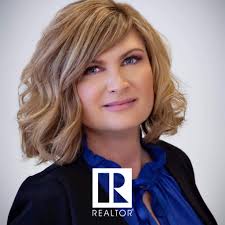 Brittany Cartwright added a new...