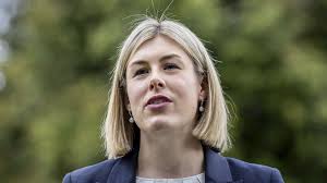 Qantas boss Alan Joyce announces he will retire earlier as CEO following  horror week for airline