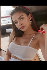 Full body of hyper realistic super detailed sexy alexandra botez detailed  posing - SeaArt AI