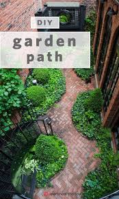 7 Different Ways To Design A Simple Garden Walkway Small Courtyard Gardens Urban Garden Design Backyard