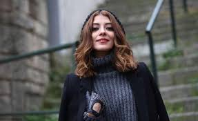 Babası arap, annesi azeri asıllıdır. Selin Sekerci Kimdir