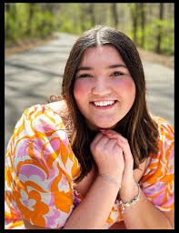 Hey everyone! I'm Kaylee and I'm about to start my sophomore year at MSU  but currently working full time at a vet hospital. I am looking for any  side jobs that anyone