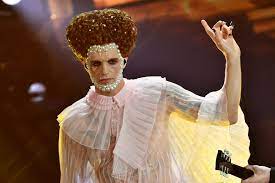 Diletta leotta d'oro ingresso trionfale per amadeus alla 70esima edizione del festival di sanremo 2020. Achille Lauro Come Elisabetta I Tudor Nella Finale Di Sanremo E La Regina Vergine E Libera
