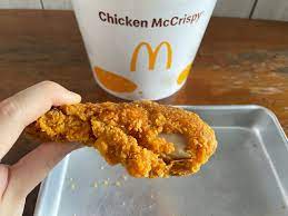 Mcdonald's singapore has quietly reintroduced the chicken mccrispy. D5qm Zuunqag M