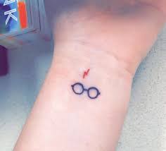 Harry Potter Glasses And Scar Tattoo Tatuagens Harry Potter Tatuagens Harry Tatuagem Hp