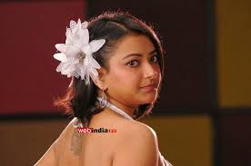 Shweta basu prasad was born in jamshedpur, jharkhand and later migrated with her family to mumbai, when she was a child. Shweta Basu Prasad Shweta Basu Prasad Photo Gallery Shweta Basu Prasad Videos Actress Shweta Basu Prasad Shweta Basu Prasad Profile