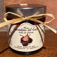 1 kg di pere mature 400gr zucchero semolato 600 ml acqua 1 limone ( succo) 2 vasi da 500 ml 2 legnetti di cannella. Pere Martin Sec Sciroppate Al Nebbiolo 250gr Prodotti Agrodolce E Confetture Laboratorio Del Gusto Di Rosetta Roberto