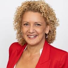 Susan Dickens's Instagram, Twitter & Facebook