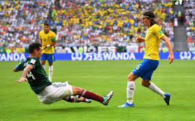 Meanwhile, the population of mexico is ~128.6 million people (83.1 million more people live in brazil). Seleccion Mexicana Brasil Vs Mexico Ilusiones Rotas El Tri Vuelve A Caer Y Se Despide Del Mundial Marca Claro Mexico