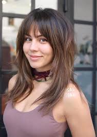 You can see how the ends are very light in volume as compared to the { 10 } straight layered hairstyles with bangs. 51 Medium Hairstyles Shoulder Length Haircuts For Women In 2021