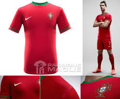 Trova una vasta selezione di maglie da calcio di squadre nazionali portogallo a prezzi vantaggiosi su ebay. Le Maglie Del Portogallo 2012 2013 Realizzate Da Nike