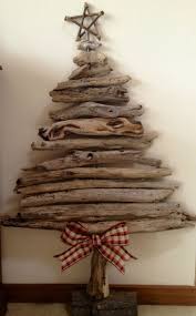 Decorate wreaths and your mantel with. Driftwood Christmas Tree Home Ideas Pinterest Diy Handverk Handverk Juledekorasjoner