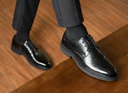 Hướng dẫn cách đo size giày nam chuẩn nhất 2023