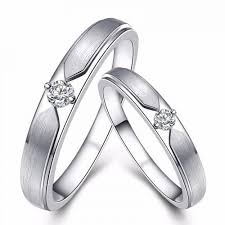 Cincin polos emas asli 24k gold padat belarotan polos bulat kawin tunangan. Temukan Cincin Kawin Emas Putih Dan Cincin Kawin Berlian Harga Mulai Rp 4jutaan Anda Mendapatkan Cinci Cincin Tunangan Cincin Perkawinan Cincin Kawin Berlian