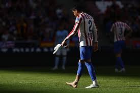 Giménez sufre un esguince “de alto grado” y es duda para el inicio del Mundial