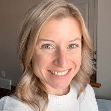 Nicole Kirton's Instagram, Twitter & Facebook