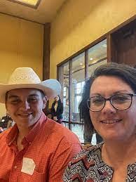 Amy Strahan's Instagram, Twitter & Facebook