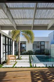 Palm Springs Vibes With A Visit To The Suncatcher House Style Curator In 2020 House And Home Magazine House Styles Modern Courtyard