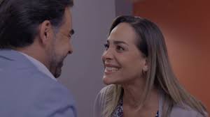 La vida de Clara cambia por completo al perder a su esposo en un terrible  accidente automovilístico ¿Saldrá adelante con sus hijos? 🌹 #LaRosa,  Disfruta el capítulo completo "Un camino correcto" sólo ...