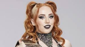 Isla Dawn Shows Off Amazing Body in New Gym Selfie — Celebwell