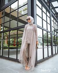 Contoh desain untuk bahan linen. 6 Inspirasi Setelan Outfit Lebaran Hari Kedua Dengan Warna Senada