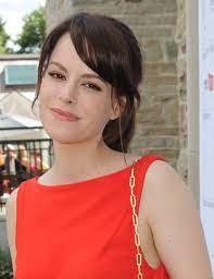 Emily has only been romantically linked to two. Emily Hampshire Wikipedia