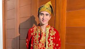 Check spelling or type a new query. Foto Gantengnya Verrell Bramasta Saat Tampil Memakai Baju Adat Hot Liputan6 Com