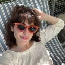 Sydney Moss (@sydneymossdesigns)