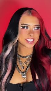 Veronica Meyer's Instagram, Twitter & Facebook