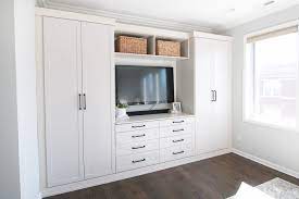 The modern master bedroom might be an en suite (with a bathroom attached), the largest room in the home, or another distinction that makes it the best bedroom in the home. 12 Best Master Bedroom Built Ins Ideas Built Ins Bedroom Built Ins Master Bedroom Built Ins