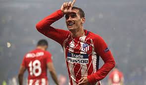 Hi, als ich die frankreichspiele bei der diesjährigigen wm gesehen habe, ist mir aufgefallen, dass griezmann immer ein langärmliges trikot bei den spielen anhatte. Antoine Griezmanns Fortnite Jubel Imitiert Peruanischer Fussballer Sieht Gelbe Karte