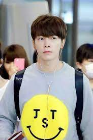 Donghae there's a reason why i'm not allowed to meet my hae.because god knows i can't handle his charms and probably end up in a coma. Donghae Selebritas