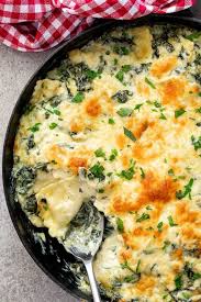 Creamy Spinach Baked Ravioli Simply Delicious Recipe Delicious Vegetarian Dinner Vegetarian Recipes Dinner Recipes