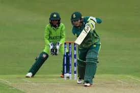 South african lizelle lee smashed the fastest hundred in the history of the kia super league to help power surrey stars to their first title in a lizelle lee made 104, including a century off 55 balls. Lizelle Lee Powers South Africa Women To Make It 2 2 Cricbuzz Com Cricbuzz